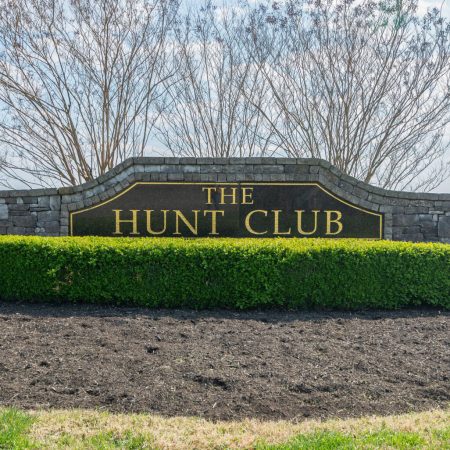 Hunt-Club-Entrance-1536x1026